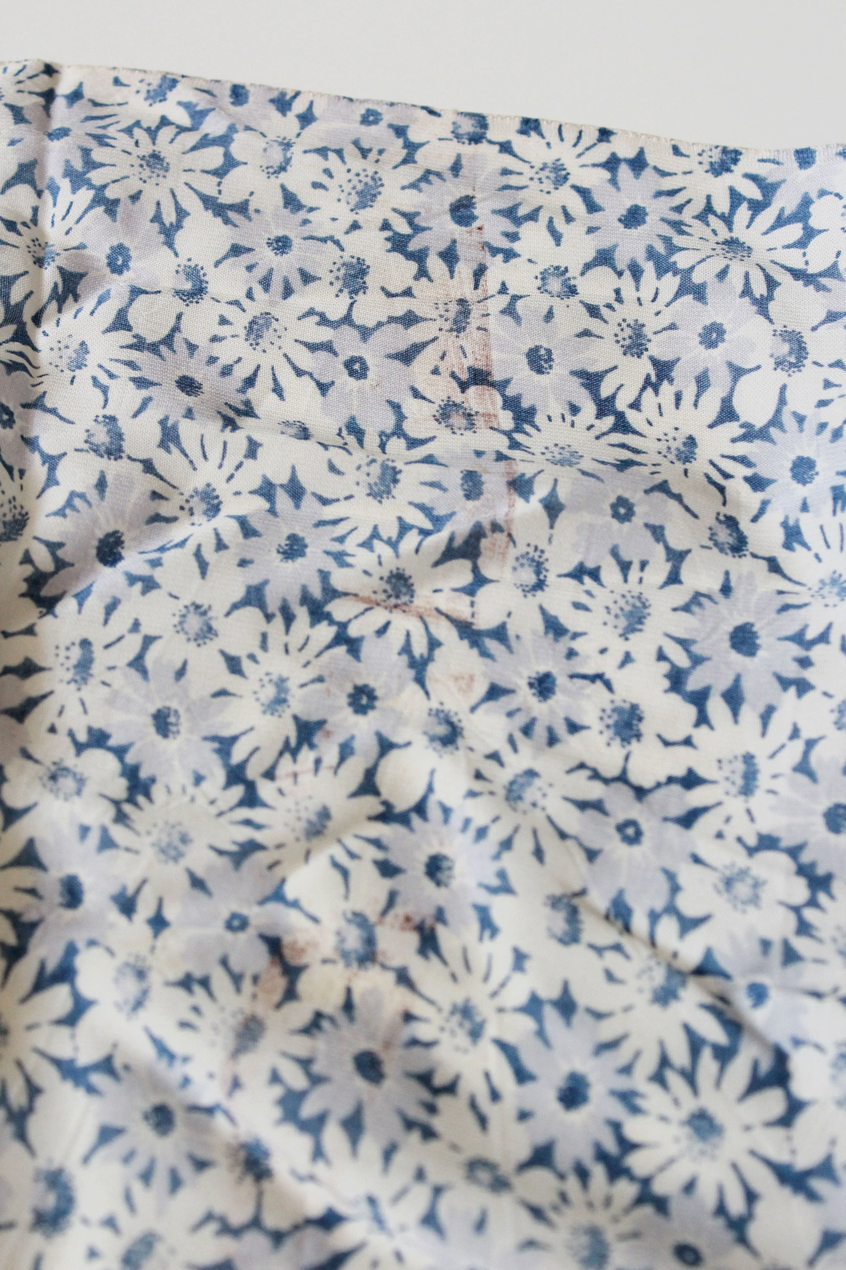 1940s Vintage Flower Rayon Fabric, Floral Light Blue and White Sewing Fabric, 3.8 Yards