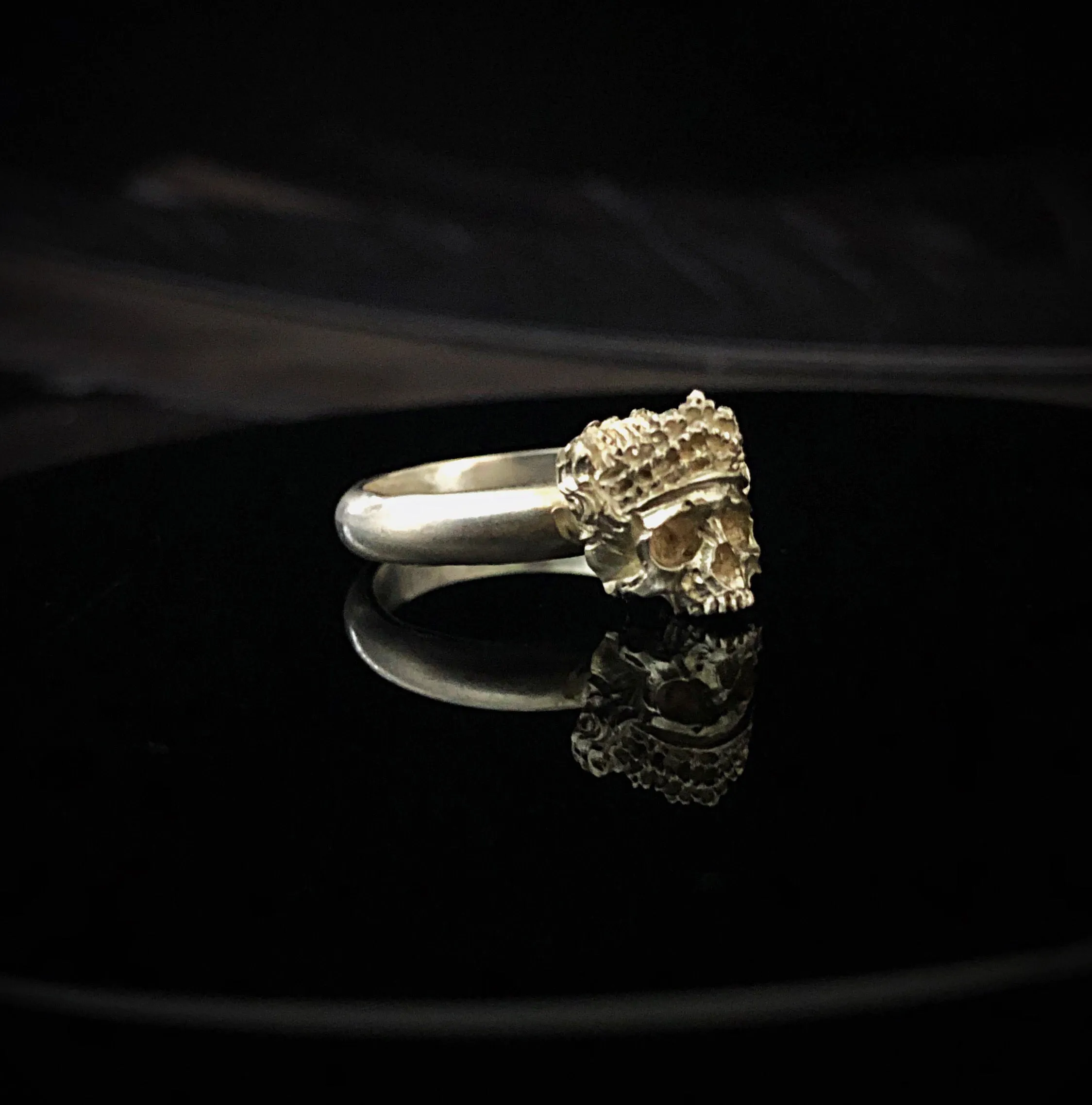 Dead Queen Band Ring