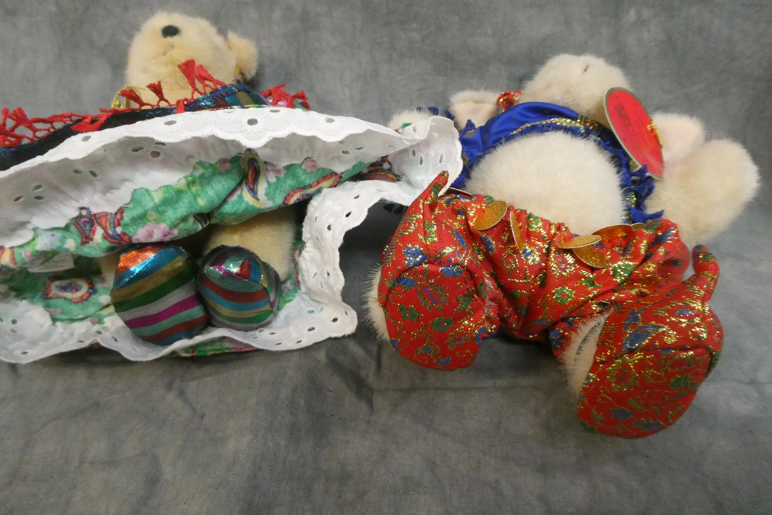 Gypsy Muffy VanderBear & Genie Hoppy Hare with Fortunetelling Accessories