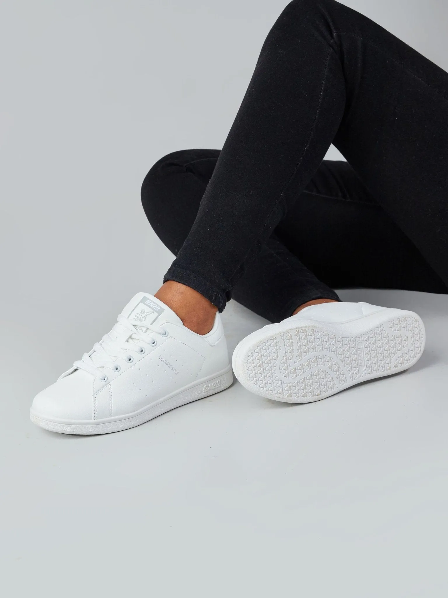 Ziatu Women's Plain Sneakers - White